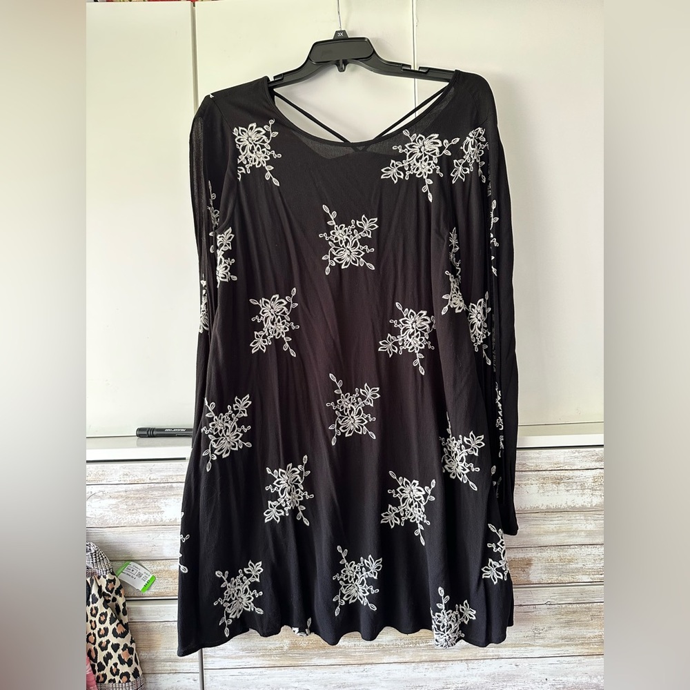 🖤 Xhilaration Black Floral Embroidered Swing Dress XXL Crisscross Back